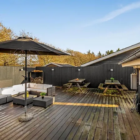 Esben - 15m From The Sea By Interhome *